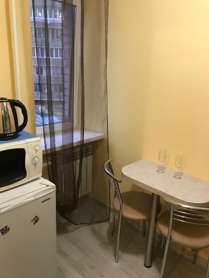 Киев Сдам Посуточно Ул Доброхотова 28 Daily Rent Kyiv St Dobrokhotova 28 Apartman Kültér fotó